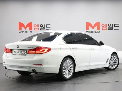 BMW 5-Series 2018, 75215 км, за 16133.24 USD