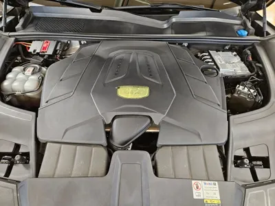Porsche Cayenne 2023, 59693 км, за 57767.42 USD - фото 6