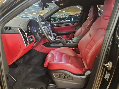 Porsche Cayenne 2023, 59693 км, за 57767.42 USD - фото 20