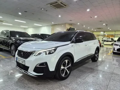 Peugeot 5008 2021, 30196 км, за 16195.15 USD