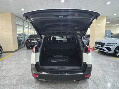 Peugeot 5008 2021, 30196 км, за 16195.15 USD