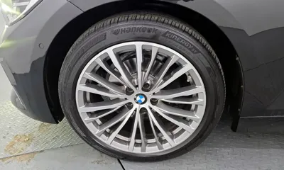 BMW 3-Series 2020, 64033 км, за 18623.42 USD