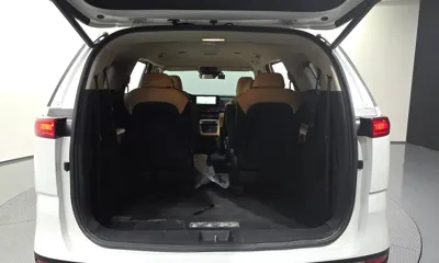 Kia Canival 2023, 82076 км, за 15426.02 USD - фото 20