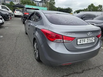 Hyundai Avante 2013, 185897 км, за 2205.31 USD