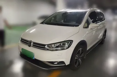 Volkswagen Touran · 2021 год