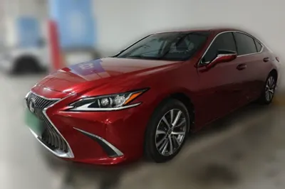Lexus ES · 2020 год