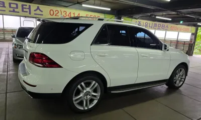 Mercedes-Benz GLE-Class 2018, 117500 км, за 16913.88 USD