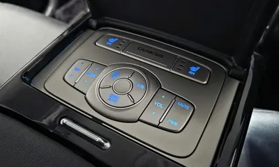 Hyundai Genesis 2014, 44780 км, за 5842.2 USD - фото 18