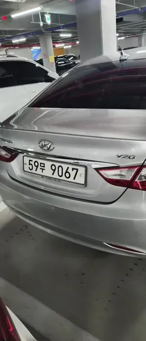 Hyundai Sonata 2010, 103000 км, за 1950.2 USD