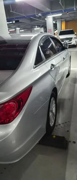 Hyundai Sonata 2010, 103000 км, за 1950.2 USD - фото 8