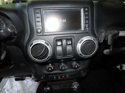 Jeep Wrangler 2012, 190384 км, за 8125.85 USD - фото 11
