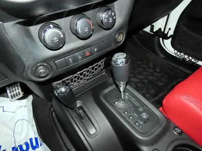 Jeep Wrangler 2012, 190384 км, за 8125.85 USD - фото 12