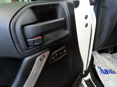 Jeep Wrangler 2012, 190384 км, за 8125.85 USD - фото 13