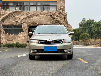 Skoda Rapid 2014, 130000 км, за 2207.14 USD