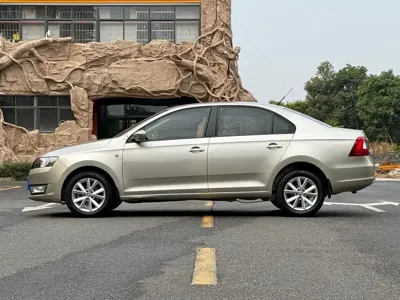 Skoda Rapid 2014, 130000 км, за 2207.14 USD