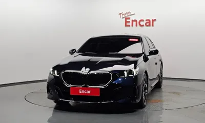 BMW 5-Series 2025, 9666 км, за 55895.8 USD