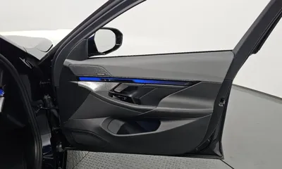 BMW 5-Series 2025, 9666 км, за 55895.8 USD - фото 24