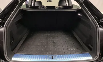 Audi Q8 2022, 67318 км, за 42616.45 USD - фото 20