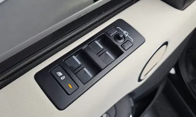 Land Rover Discovery 2023, 37750 км, за 39552.47 USD - фото 35