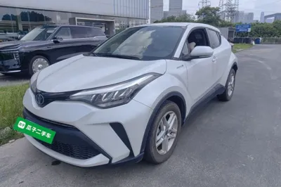 Toyota C-HR · 2023 год