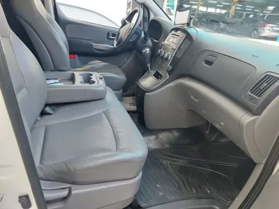 Hyundai Starex 2015, 236735 км, за 4923.2 USD - фото 10