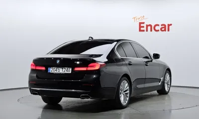 BMW 5-Series 2022, 62129 км, за 20672.16 USD
