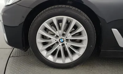 BMW 5-Series 2022, 62129 км, за 20672.16 USD