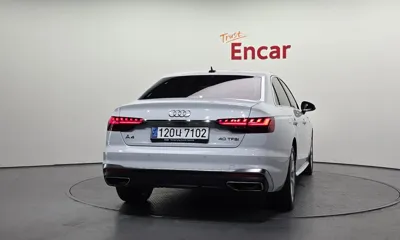 Audi A4 2021, 84460 км, за 12964.18 USD