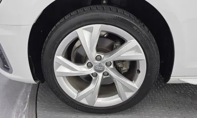 Audi A4 2021, 84460 км, за 12964.18 USD