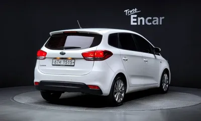 Kia Carens 2015, 123625 км, за 3178.81 USD
