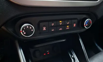 Kia Carens 2015, 123625 км, за 3178.81 USD - фото 18