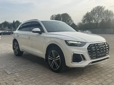 Audi Q5L 2023, 31000 км, за 31341.36 USD