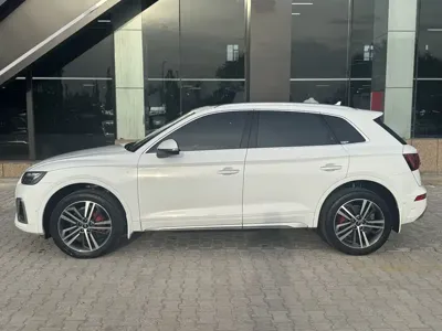 Audi Q5L 2023, 31000 км, за 31341.36 USD