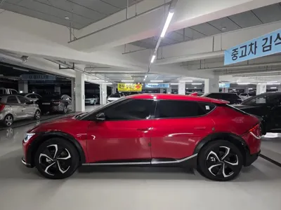 Kia EV6 2023, 68000 км, за 19543.98 USD