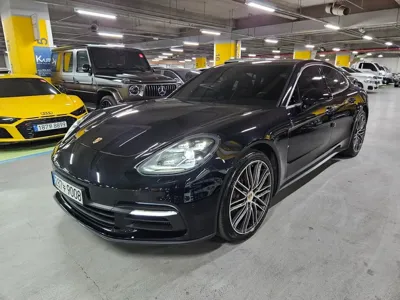 Porsche Panamera · 2018 год