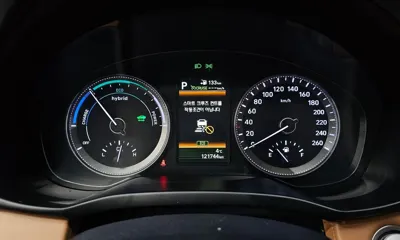 Hyundai Grandeur 2018, 121744 км, за 9904.19 USD - фото 8