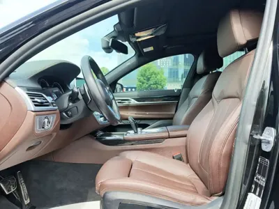 BMW 7 Series 2018, 120000 км, за 26191.37 USD