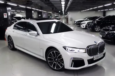 BMW 7-Series · 2020 год