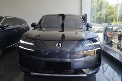 Denza N9 2025, 12600 км, за 51619 USD