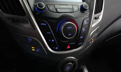 Hyundai Veloster 2017, 80553 км, за 5219.69 USD - фото 18