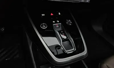 Audi Q4 e-tron 2023, 18166 км, за 27563.35 USD - фото 9