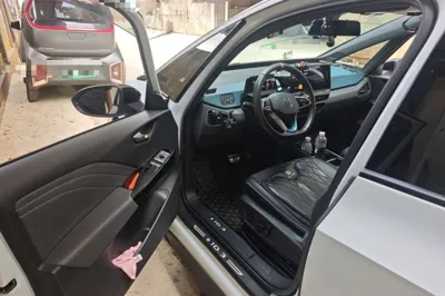 Volkswagen ID.3 2023, 13300 км, за 14975 USD - фото 19