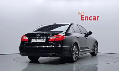 Hyundai Genesis 2012, 136978 км, за 5189.17 USD