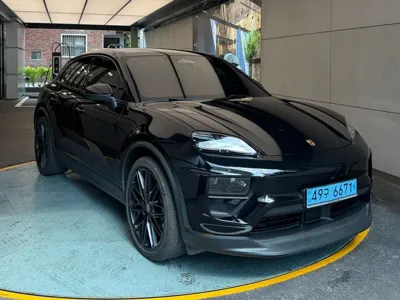 Porsche Macan · 2025 год