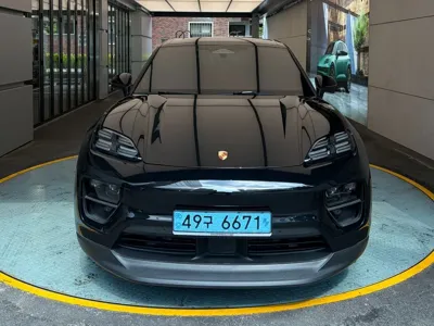Porsche Macan 2025, 10000 км, за 78655.53 USD