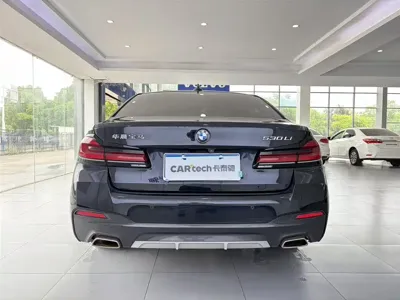 BMW 5 Series 2022, 180000 км, за 25669.75 USD
