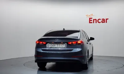 Hyundai Avante 2018, 106428 км, за 5529.54 USD