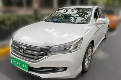 Honda Accord · 2015 год