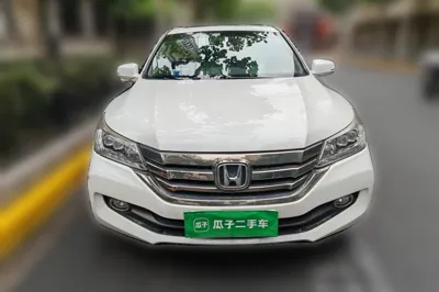 Honda Accord 2015, 56000 км, за 8594 USD