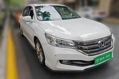 Honda Accord 2015, 56000 км, за 8594 USD